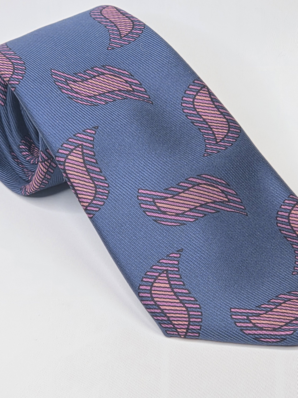 Turnbull & Asser Mens Navy Blue 100% Silk Tie with Pink Paisley Motif 3.5"x57.5"